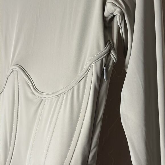 Meshki Astrid long sleeve corset body con mini dress in sage green - Picture 4 of 9